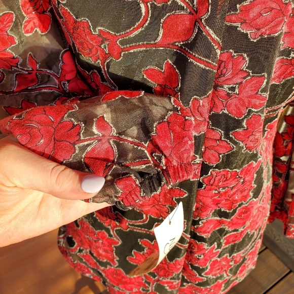 NWT NY COLLECTION PETITE Women's Shimmery Floral Stretchy Blouse Top Size SP - Picture 17 of 17